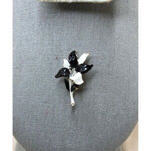 Vintage 1950s Har Hargo Black, White Lily Enamel Gold -Tone Floral Brooch
